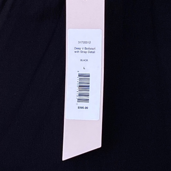 Cushnie et Ochs  Black Deep Plunging V-Neck Bodysuit With Crossover Stra… - Picture 7 of 14